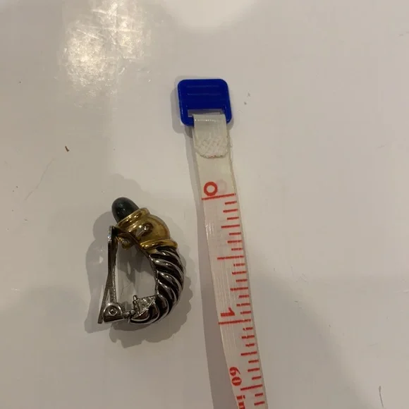 COSTUME CLUP ON EARRINGS DESIGHNER LOOK SILVER AND GOLD TONE BLACK STONE - Picture 7 of 8